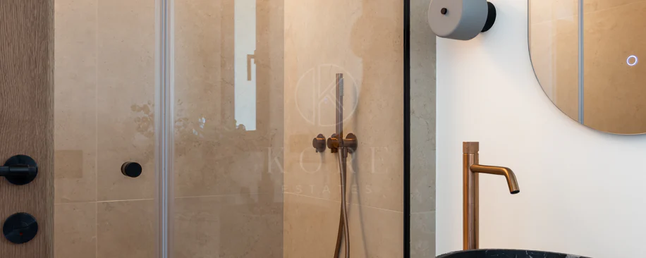 Luxury Townhouse in El Herrojo, Benahavís with 4 bedrooms