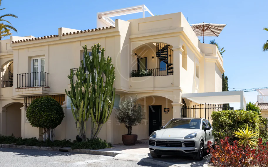 Casa adosada de lujo en La Quinta, Benahavís con 4 dormitorios