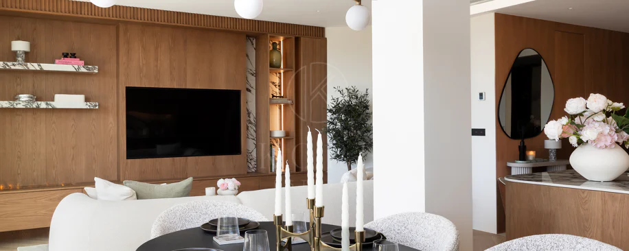 Luxury Townhouse in El Herrojo, Benahavís with 4 bedrooms