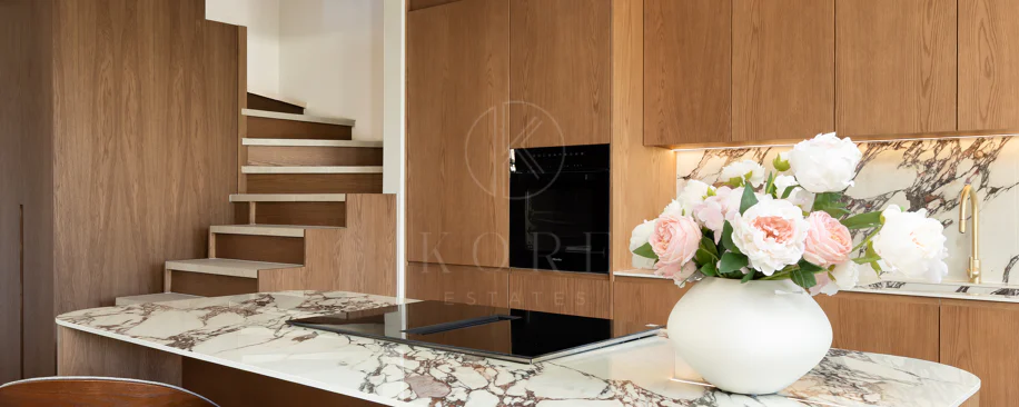 Luxury Townhouse in El Herrojo, Benahavís with 4 bedrooms