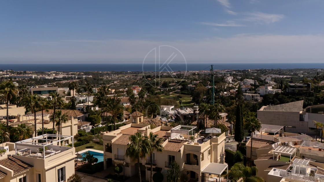 Luxury Townhouse in El Herrojo, Benahavís with 4 bedrooms