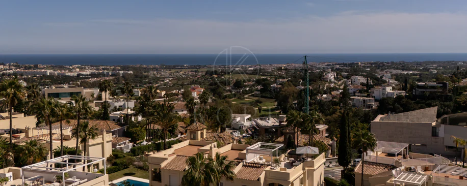 Luxury Townhouse in El Herrojo, Benahavís with 4 bedrooms
