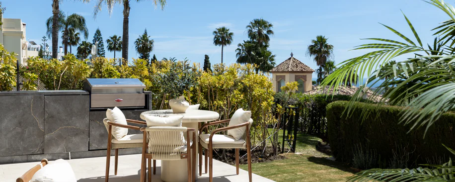 Luxury Townhouse in El Herrojo, Benahavís with 4 bedrooms
