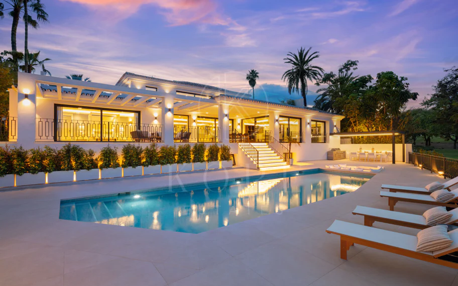 Villa de lujo en primera línea de golf con vistas a La Concha en Las Brisas