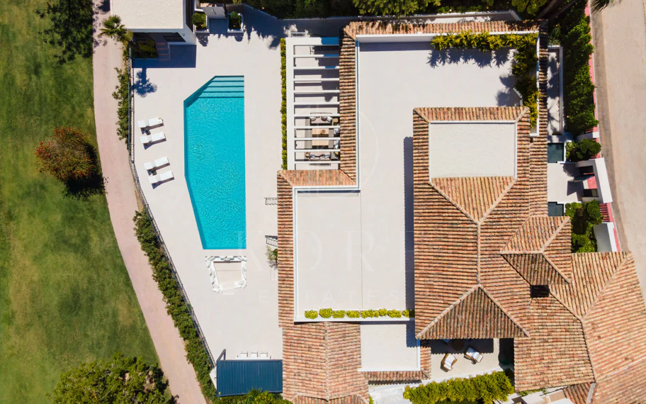 Villa de lujo en primera línea de golf con vistas a La Concha en Las Brisas