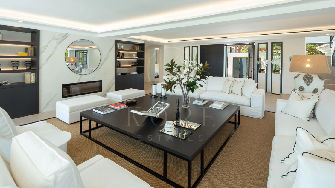 Luxury Frontline Golf Villa with La Concha Views in Las Brisas