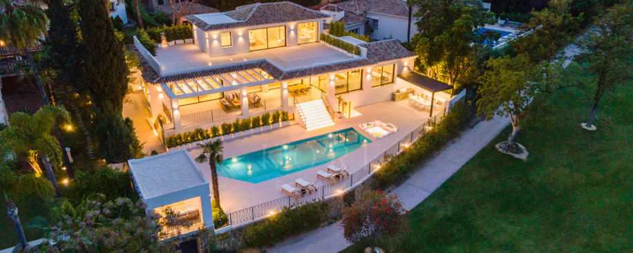Luxury Frontline Golf Villa with La Concha Views in Las Brisas