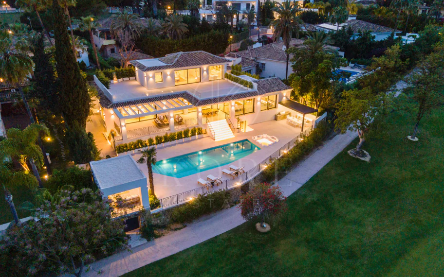 Villa de lujo en primera línea de golf con vistas a La Concha en Las Brisas