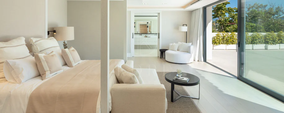 Luxury Frontline Golf Villa with La Concha Views in Las Brisas