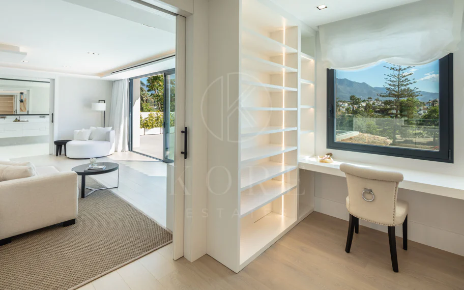 Villa de lujo en primera línea de golf con vistas a La Concha en Las Brisas