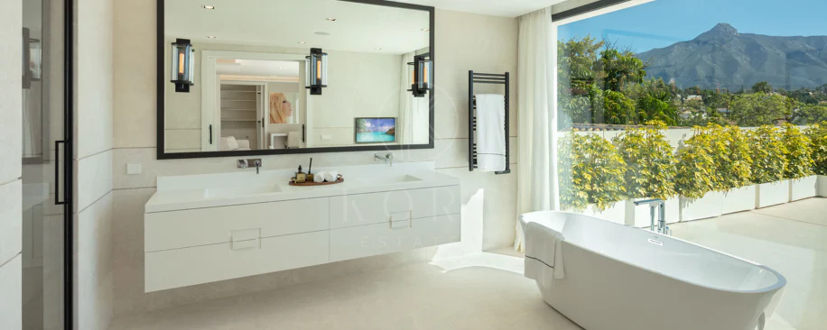 Luxury Frontline Golf Villa with La Concha Views in Las Brisas