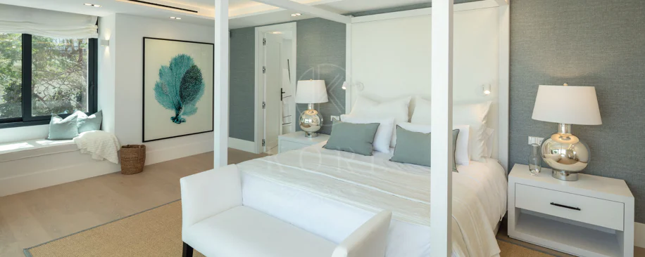 Luxury Frontline Golf Villa with La Concha Views in Las Brisas