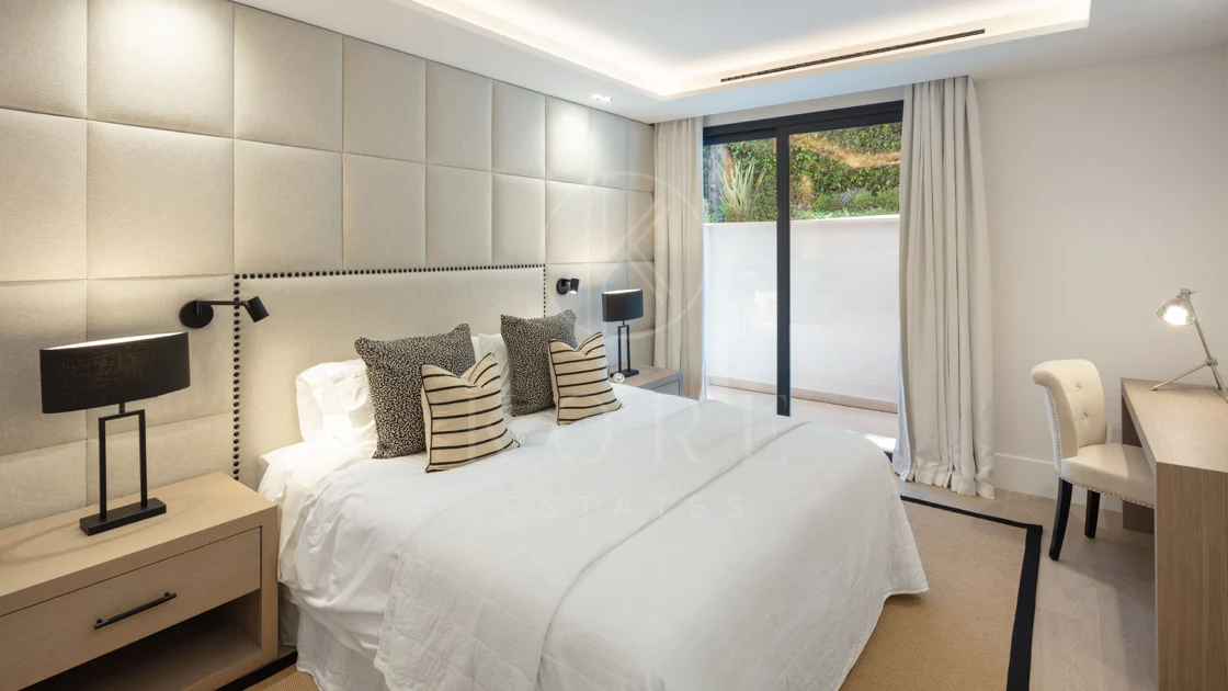 Luxury Frontline Golf Villa with La Concha Views in Las Brisas