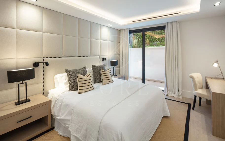 Villa de lujo en primera línea de golf con vistas a La Concha en Las Brisas