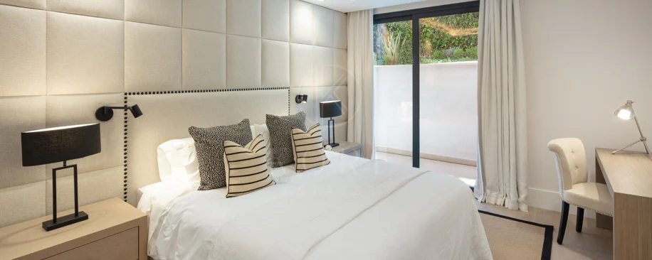 Luxury Frontline Golf Villa with La Concha Views in Las Brisas