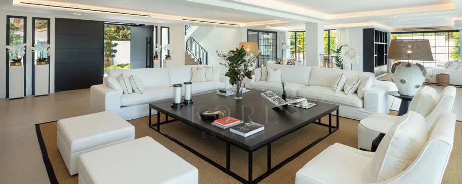 Luxury Frontline Golf Villa with La Concha Views in Las Brisas