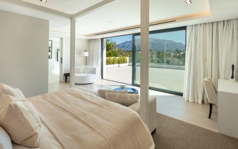 Villa de lujo en primera línea de golf con vistas a La Concha en Las Brisas