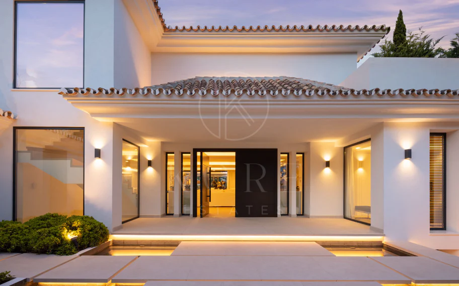 Villa de lujo en primera línea de golf con vistas a La Concha en Las Brisas