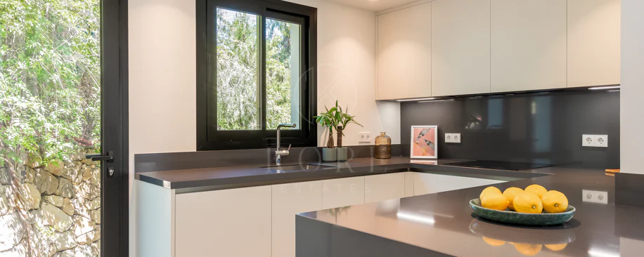 Contemporary Andalusian-Style Villa in Los Naranjos Hill Club