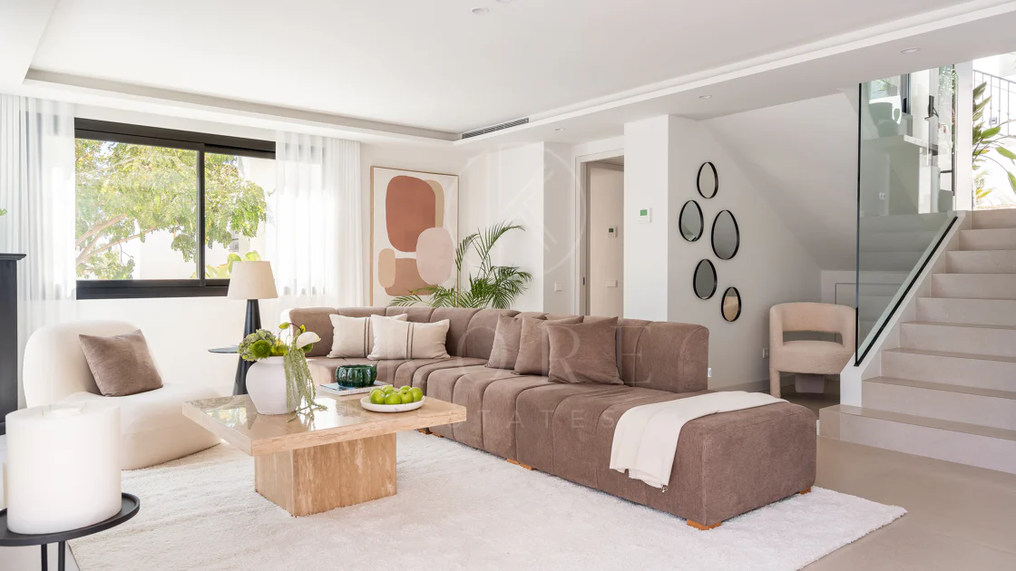 Contemporary Andalusian-Style Villa in Los Naranjos Hill Club