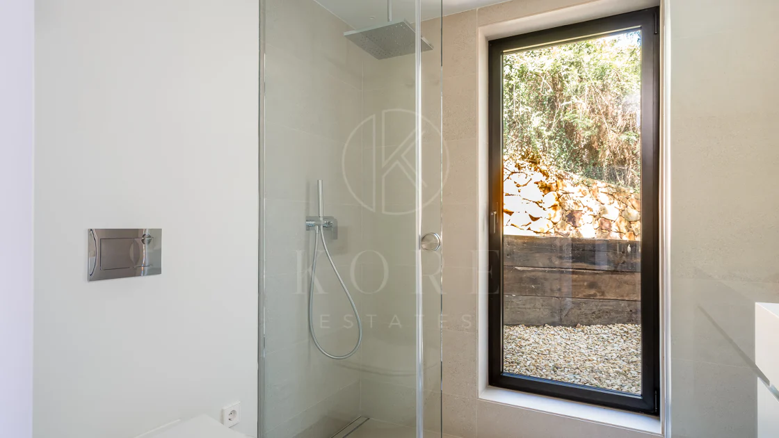 Contemporary Andalusian-Style Villa in Los Naranjos Hill Club