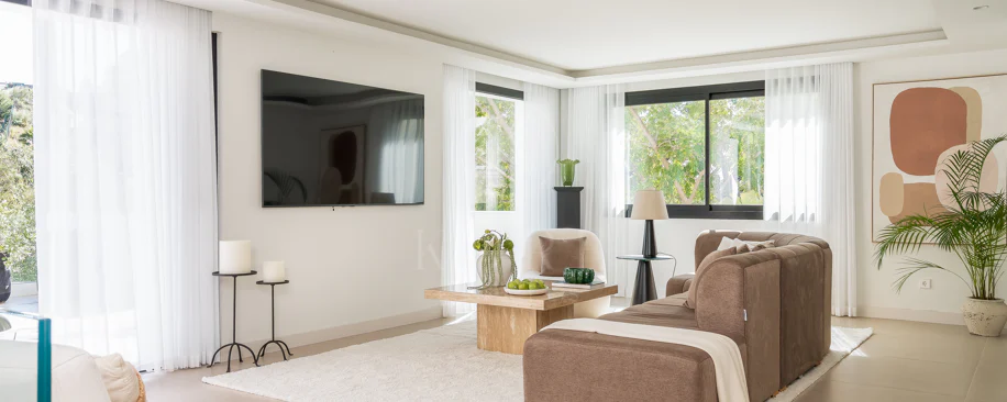 Contemporary Andalusian-Style Villa in Los Naranjos Hill Club