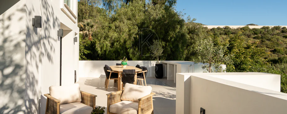 Contemporary Andalusian-Style Villa in Los Naranjos Hill Club