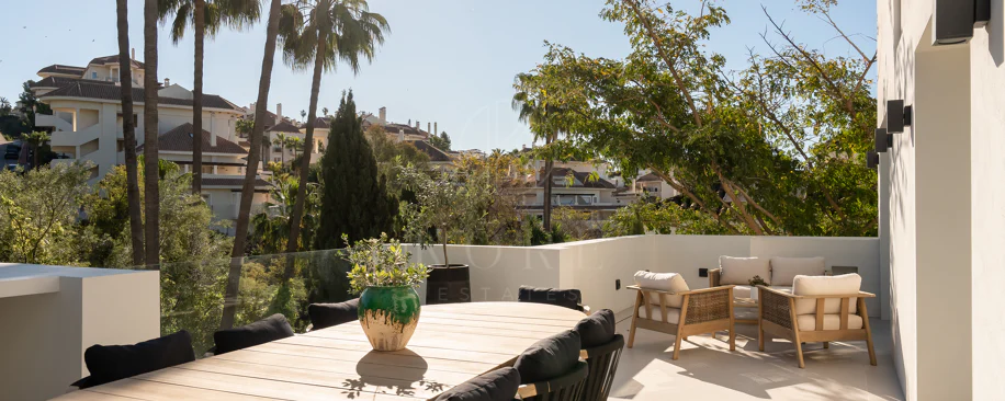 Contemporary Andalusian-Style Villa in Los Naranjos Hill Club