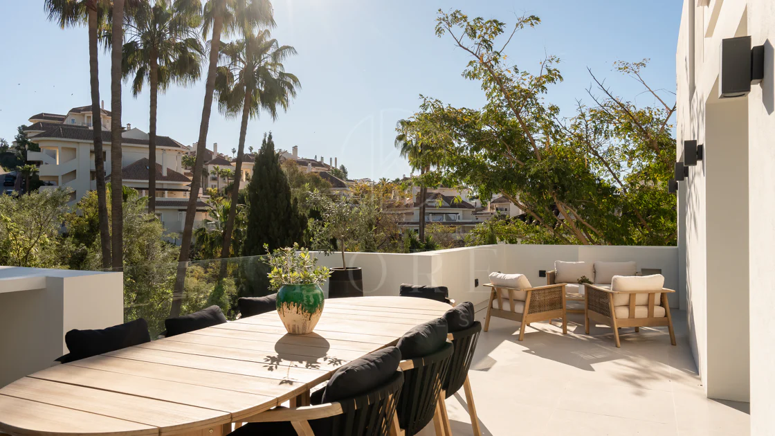 Contemporary Andalusian-Style Villa in Los Naranjos Hill Club