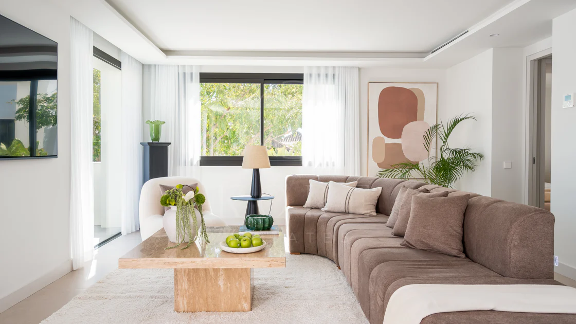 Contemporary Andalusian-Style Villa in Los Naranjos Hill Club