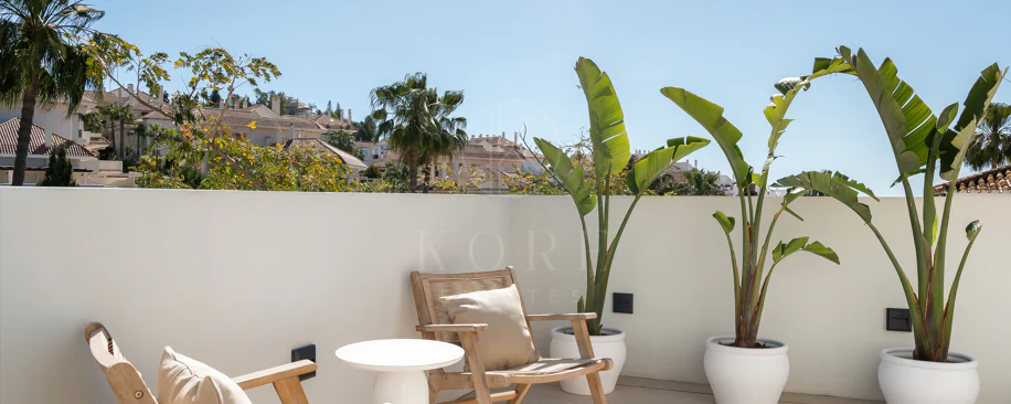 Contemporary Andalusian-Style Villa in Los Naranjos Hill Club