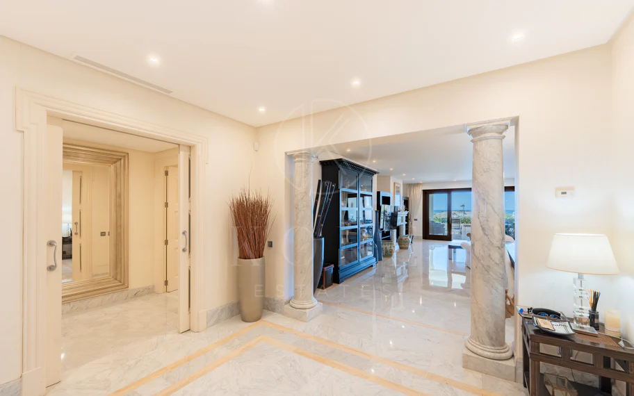 Excepcional apartamento en Los Monteros Playa en primera línea de playa
