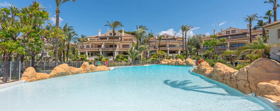 Excepcional apartamento en Los Monteros Playa en primera línea de playa