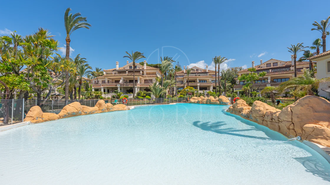Excepcional apartamento en Los Monteros Playa en primera línea de playa