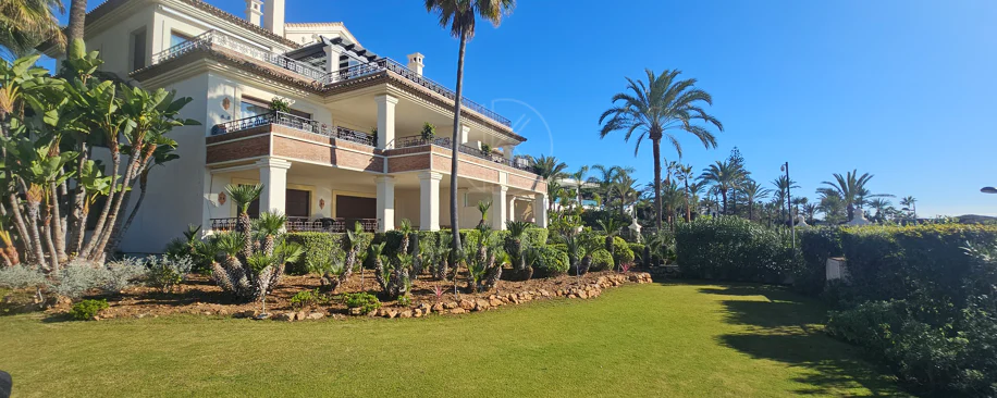 Excepcional apartamento en Los Monteros Playa en primera línea de playa