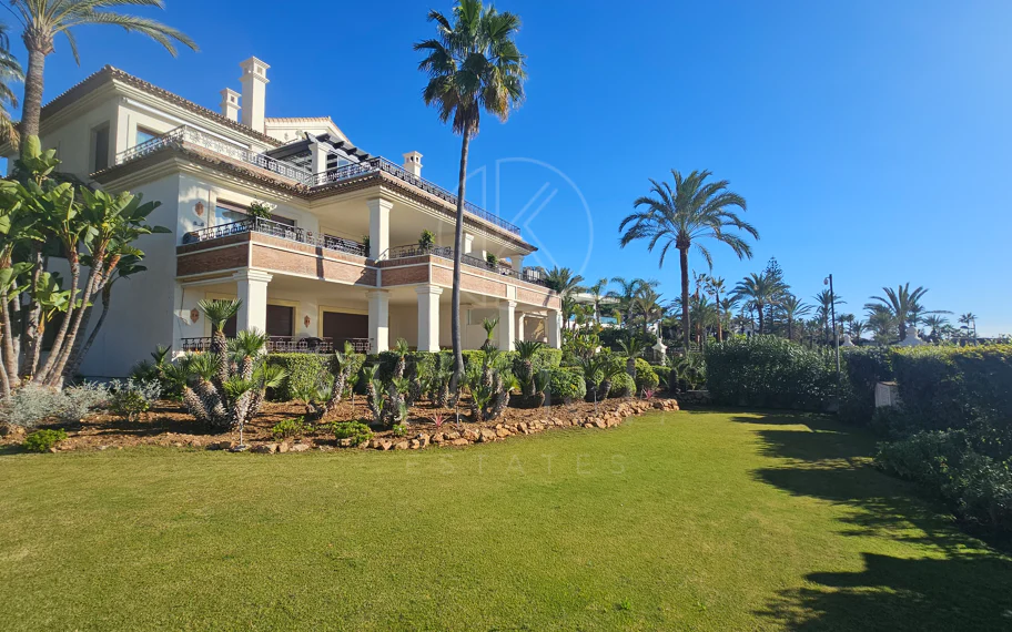 Excepcional apartamento en Los Monteros Playa en primera línea de playa
