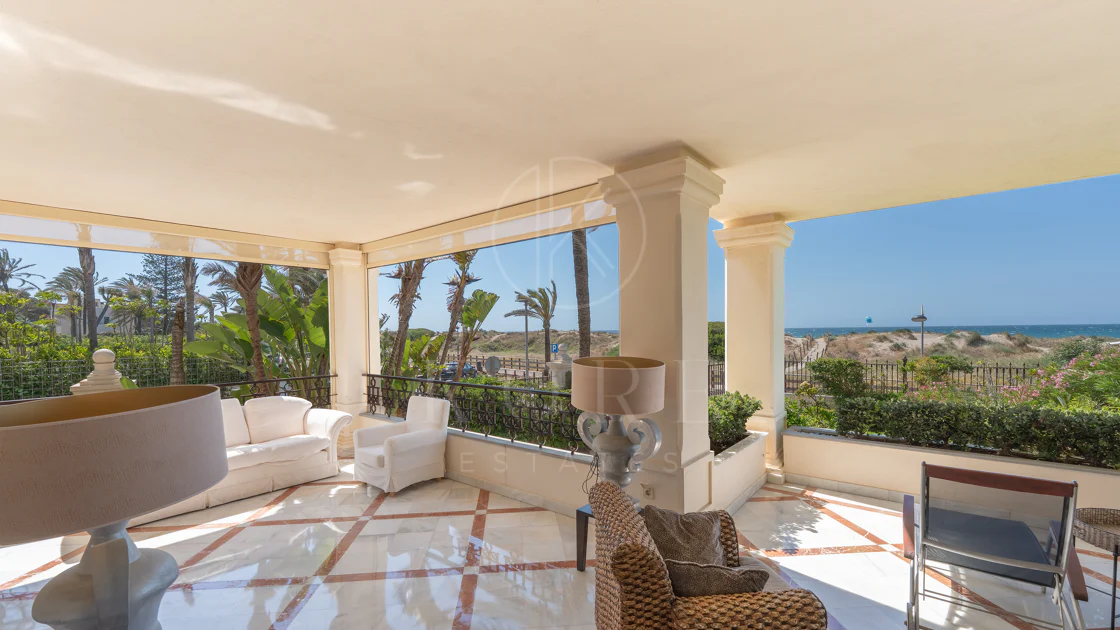 Excepcional apartamento en Los Monteros Playa en primera línea de playa