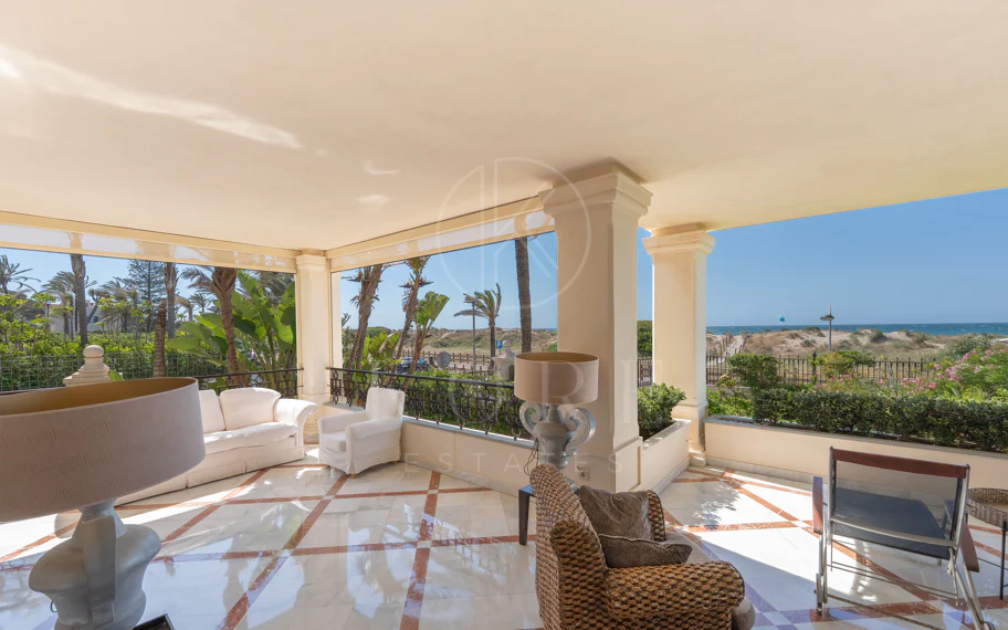 Excepcional apartamento en Los Monteros Playa en primera línea de playa