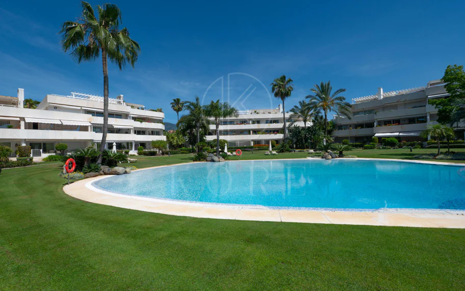 Ático Dúplex en Los Granados Golf, Nueva Andalucía
