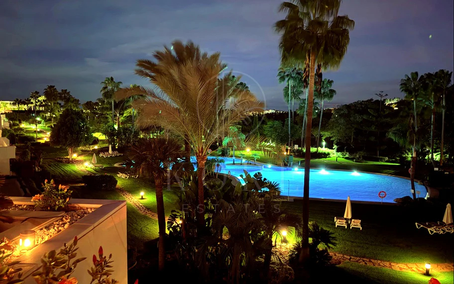 Ático Dúplex en Los Granados Golf, Nueva Andalucía