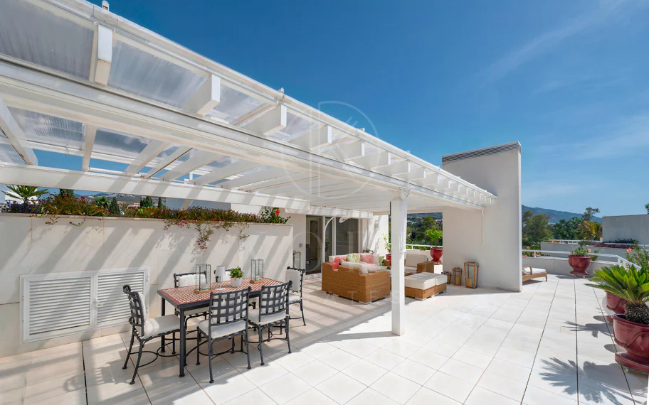 Ático Dúplex en Los Granados Golf, Nueva Andalucía