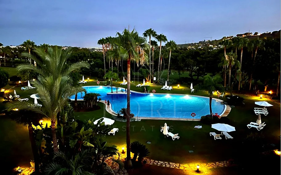 Ático Dúplex en Los Granados Golf, Nueva Andalucía