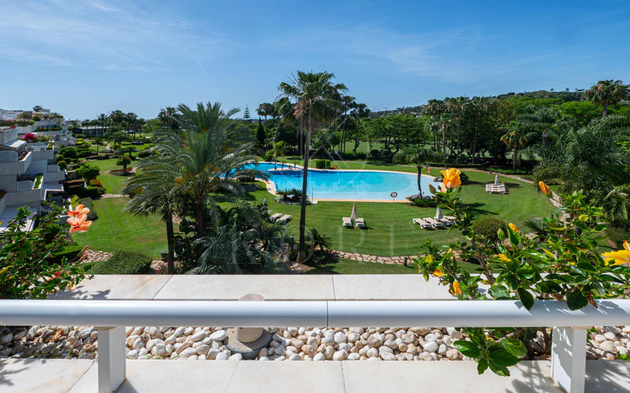 Ático Dúplex en Los Granados Golf, Nueva Andalucía
