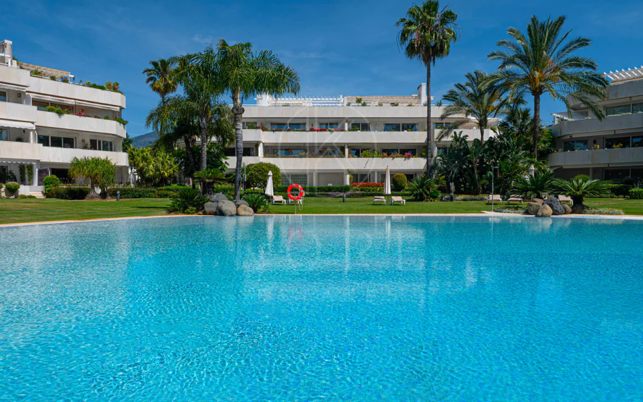 Ático Dúplex en Los Granados Golf, Nueva Andalucía