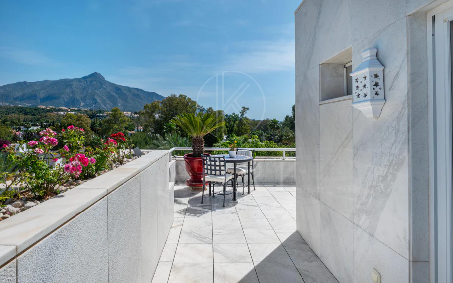 Ático Dúplex en Los Granados Golf, Nueva Andalucía