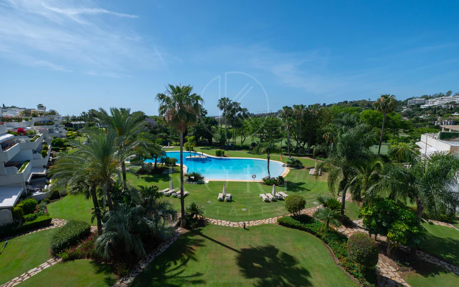 Ático Dúplex en Los Granados Golf, Nueva Andalucía