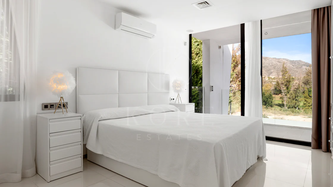 Vilă de lux cu 5 dormitoare în La Cerquilla, Nueva Andalucía, cu vedere la terenurile de golf