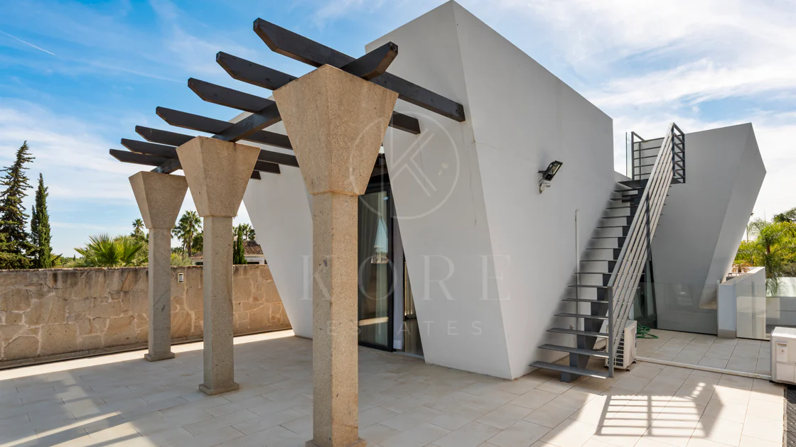 Vilă de lux cu 5 dormitoare în La Cerquilla, Nueva Andalucía, cu vedere la terenurile de golf