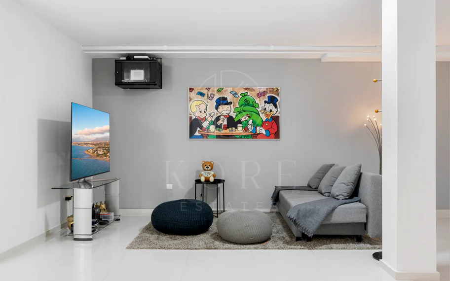 Villa de lujo de 5 dormitorios en La Cerquilla, Nueva Andalucía con vistas al golf