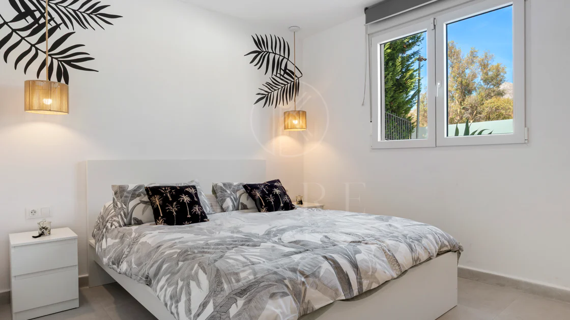 Vilă de lux cu 5 dormitoare în La Cerquilla, Nueva Andalucía, cu vedere la terenurile de golf